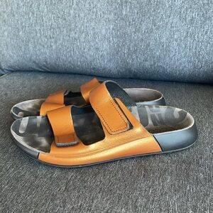 Ecco Cozmo fluidform sandals slides metallic bronze leather size US 9 9,5 EU 40